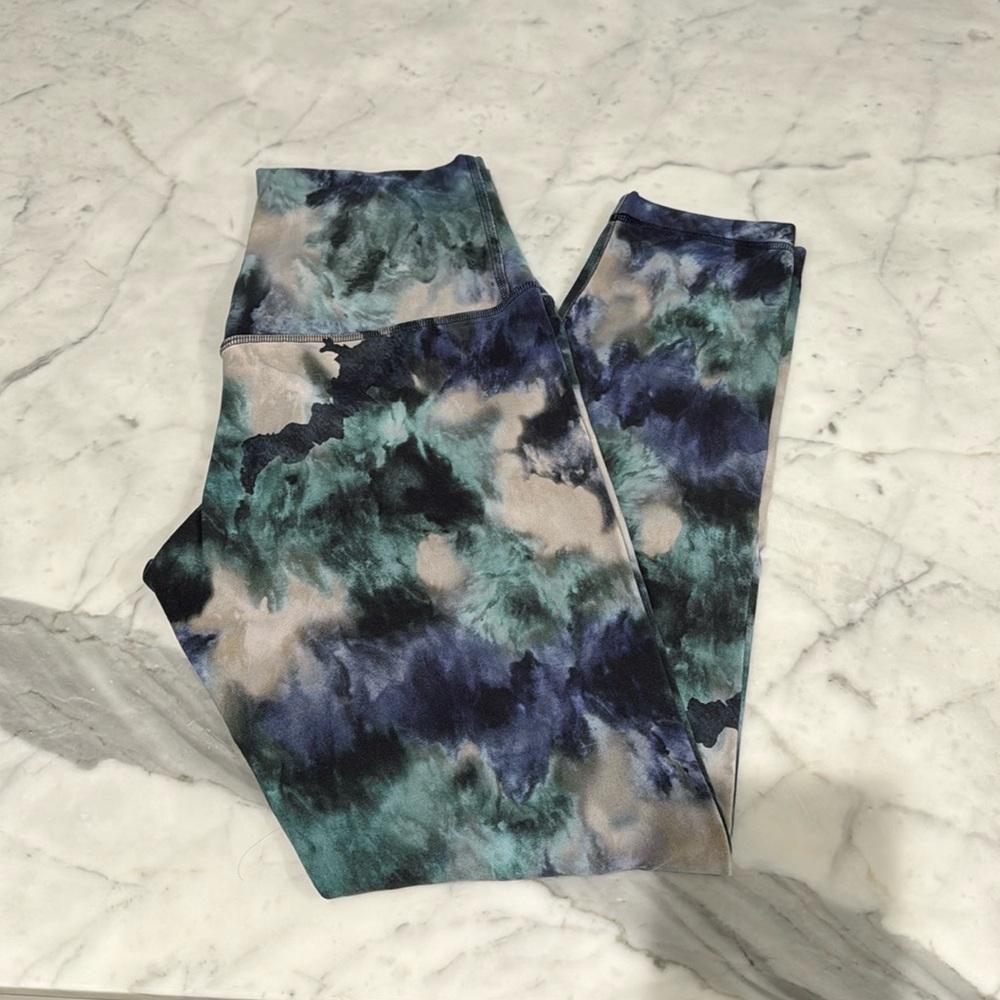 SOLD. SOLD. SOLD. NWOT Lululemon High Rise Align Legging Size 6 SOLD